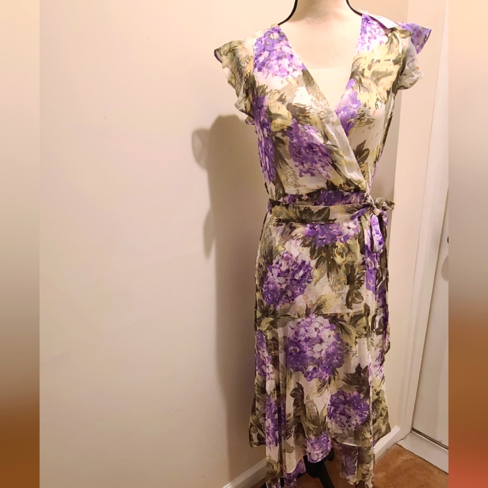 White house black market floral dress, New with tag